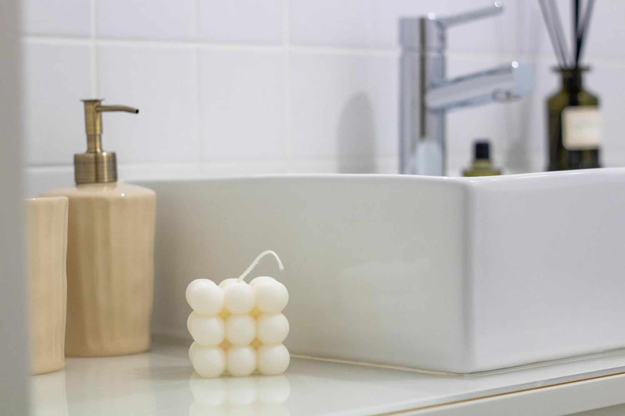 Luxurious Retreat In By Lovelystay * Oporto