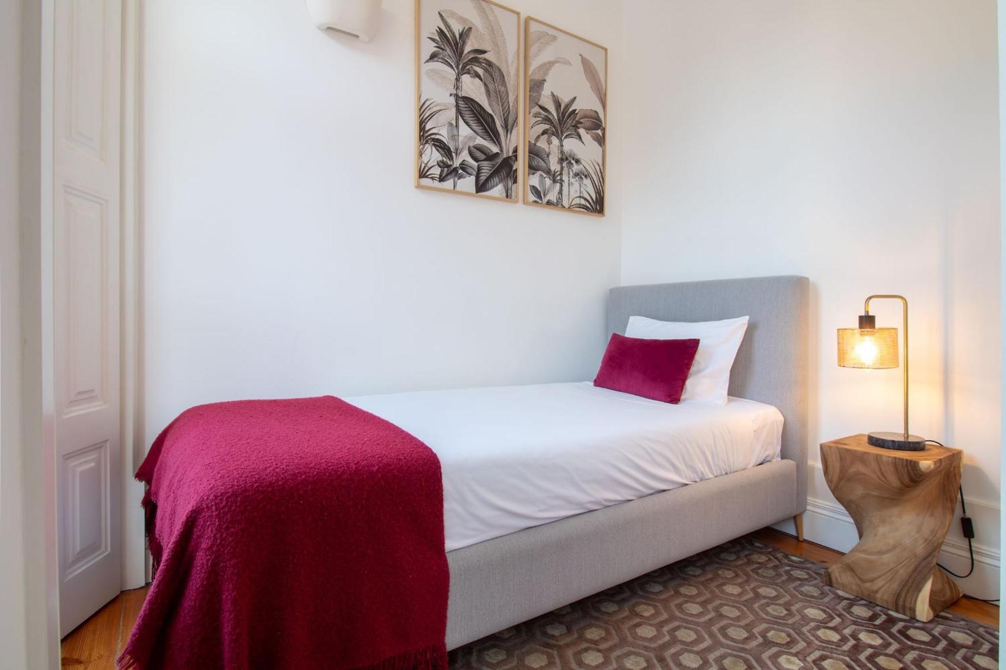 Apartment Bright Flat Few Steps To Aliados Av By Lovelystay *