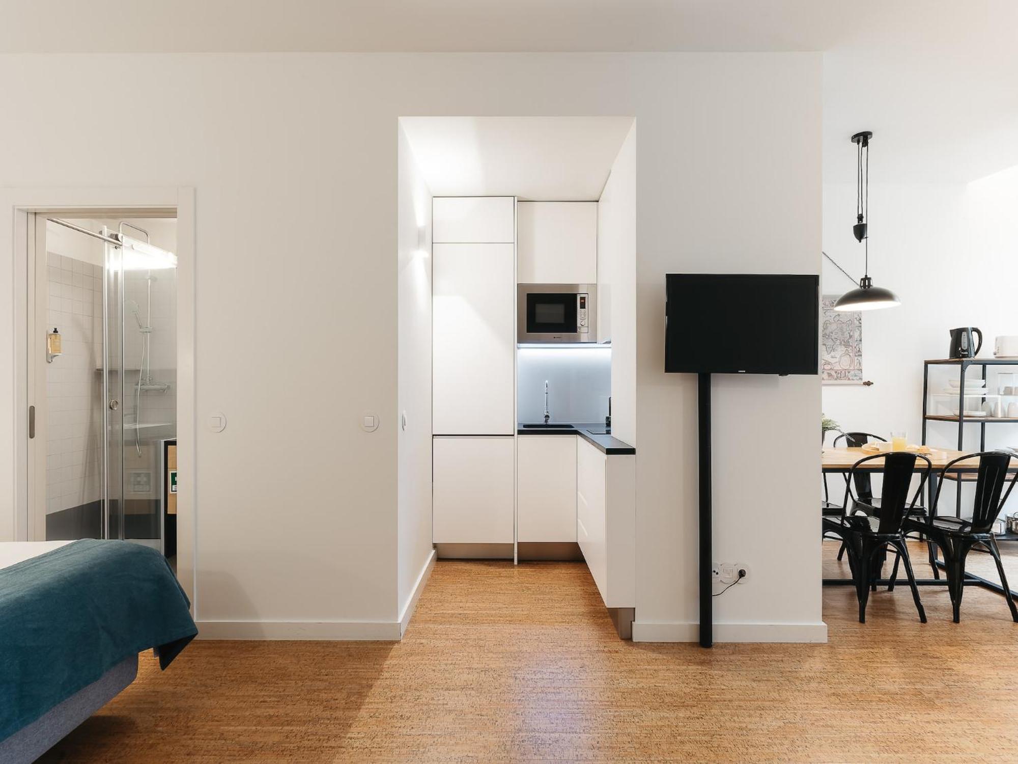 Elegant For 3 Guests In Apartamento Porto