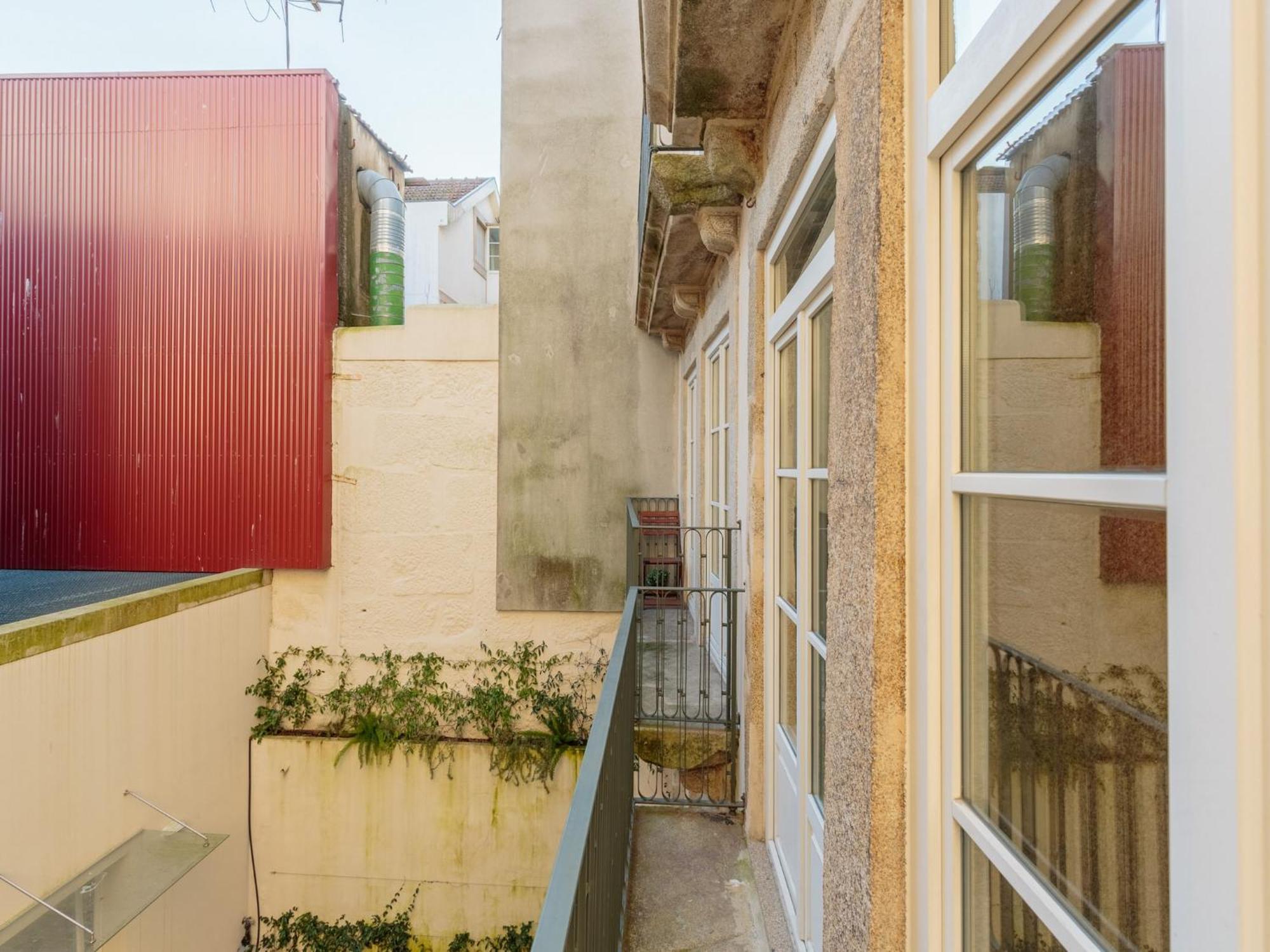 Apartment In With Balcony Porto