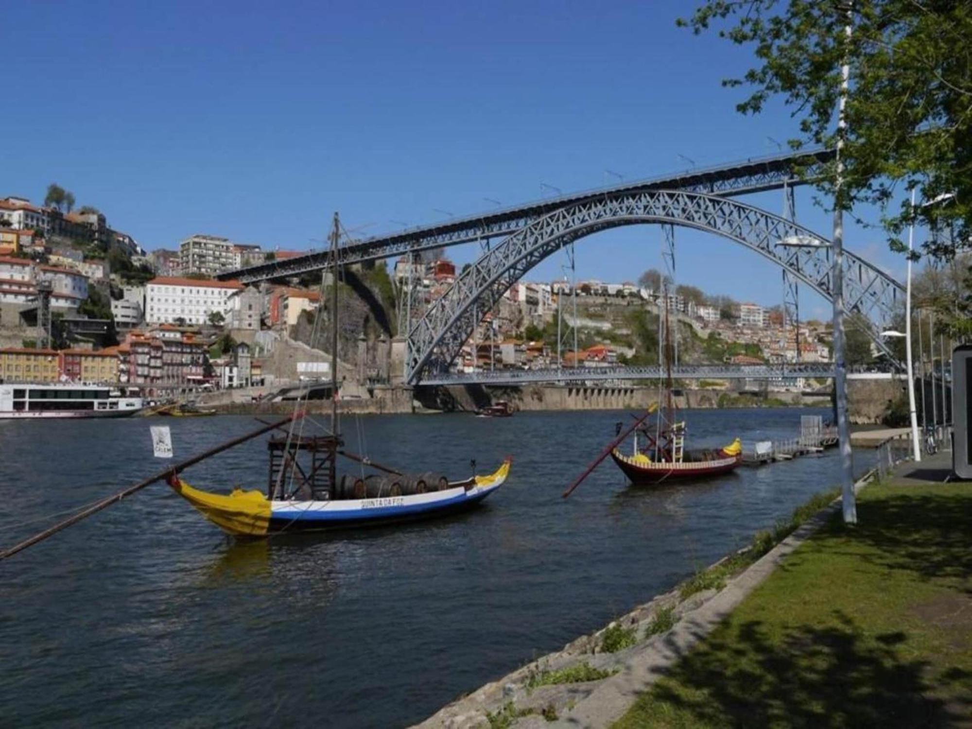 Apartment In With Balcony Porto