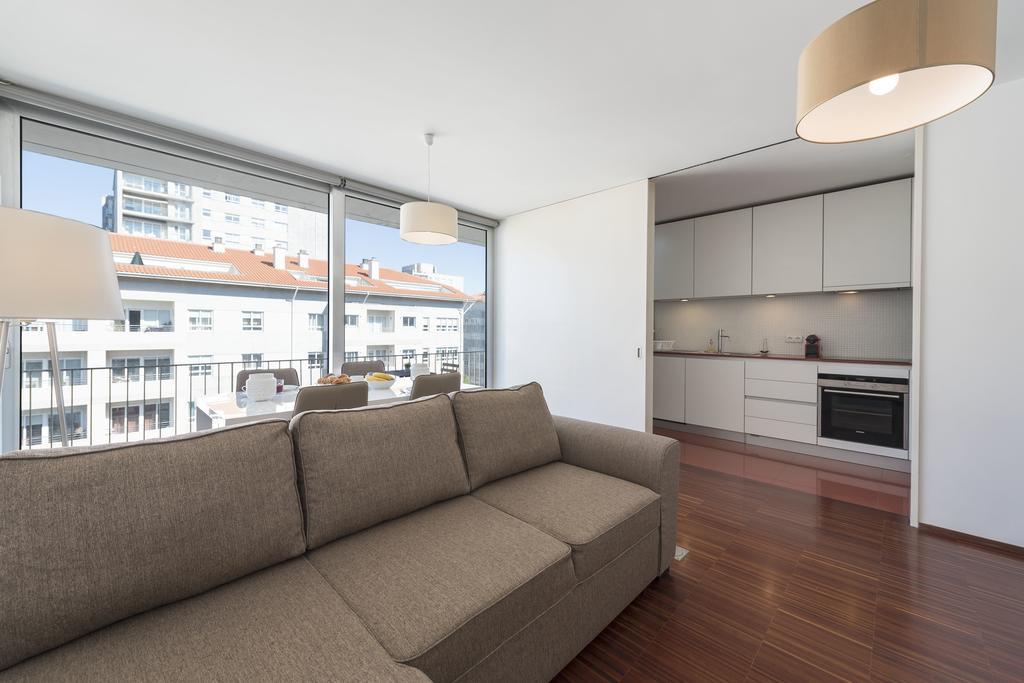Lovelystay - Casas Brancas - Modern With Balcony & Free Private Parking Oporto