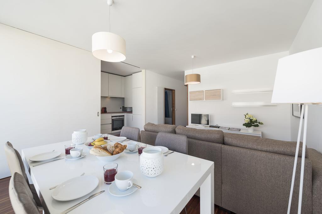 Lovelystay - Casas Brancas - Modern With Balcony & Free Private Parking Apartamento *