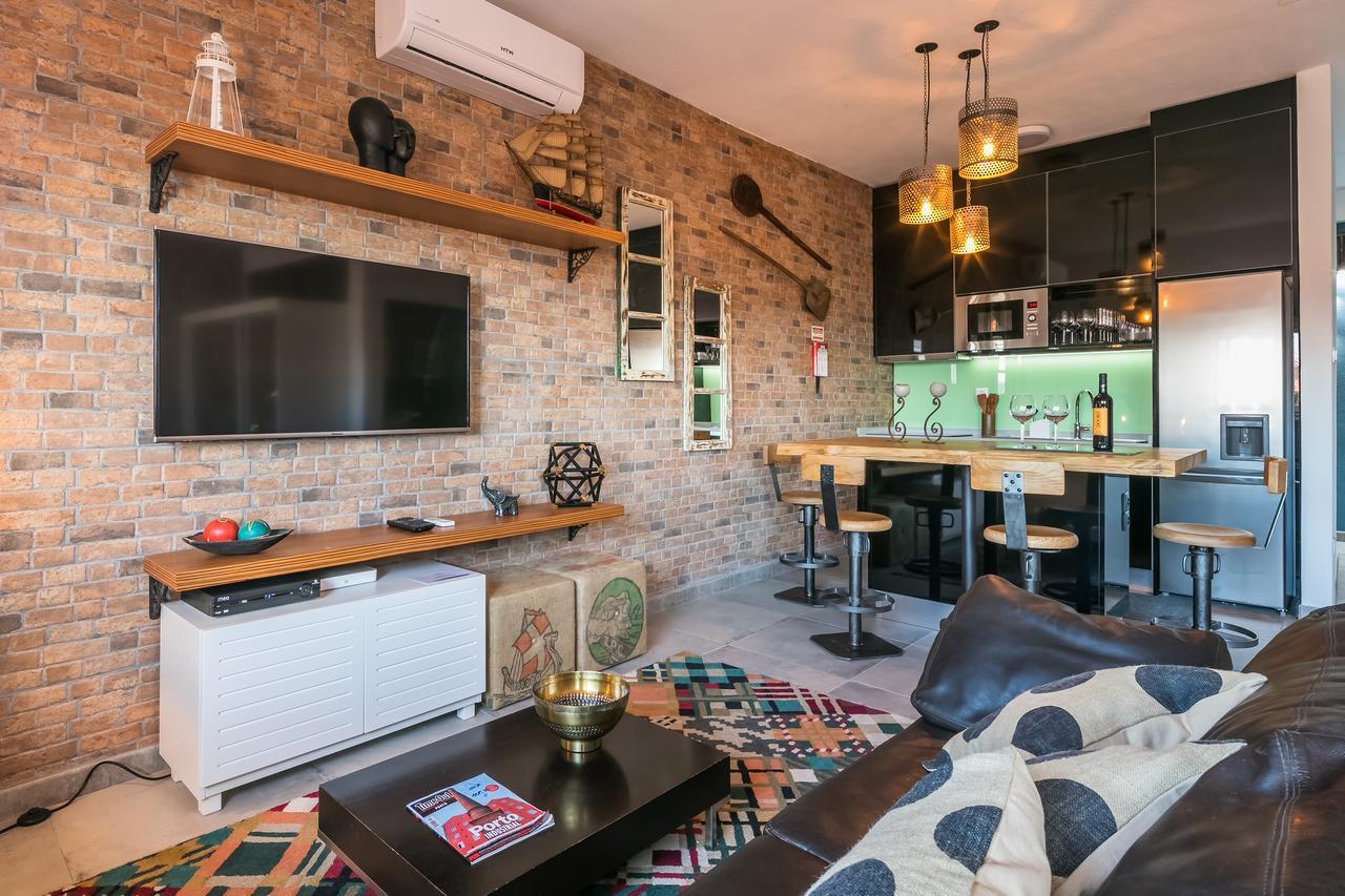 Merc Ribeira's Up Place Apartment *