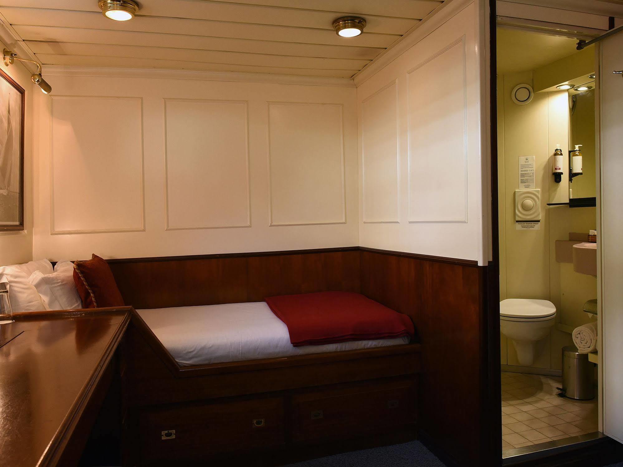 Hotel en barco Invicta Ribeira Boat 3*