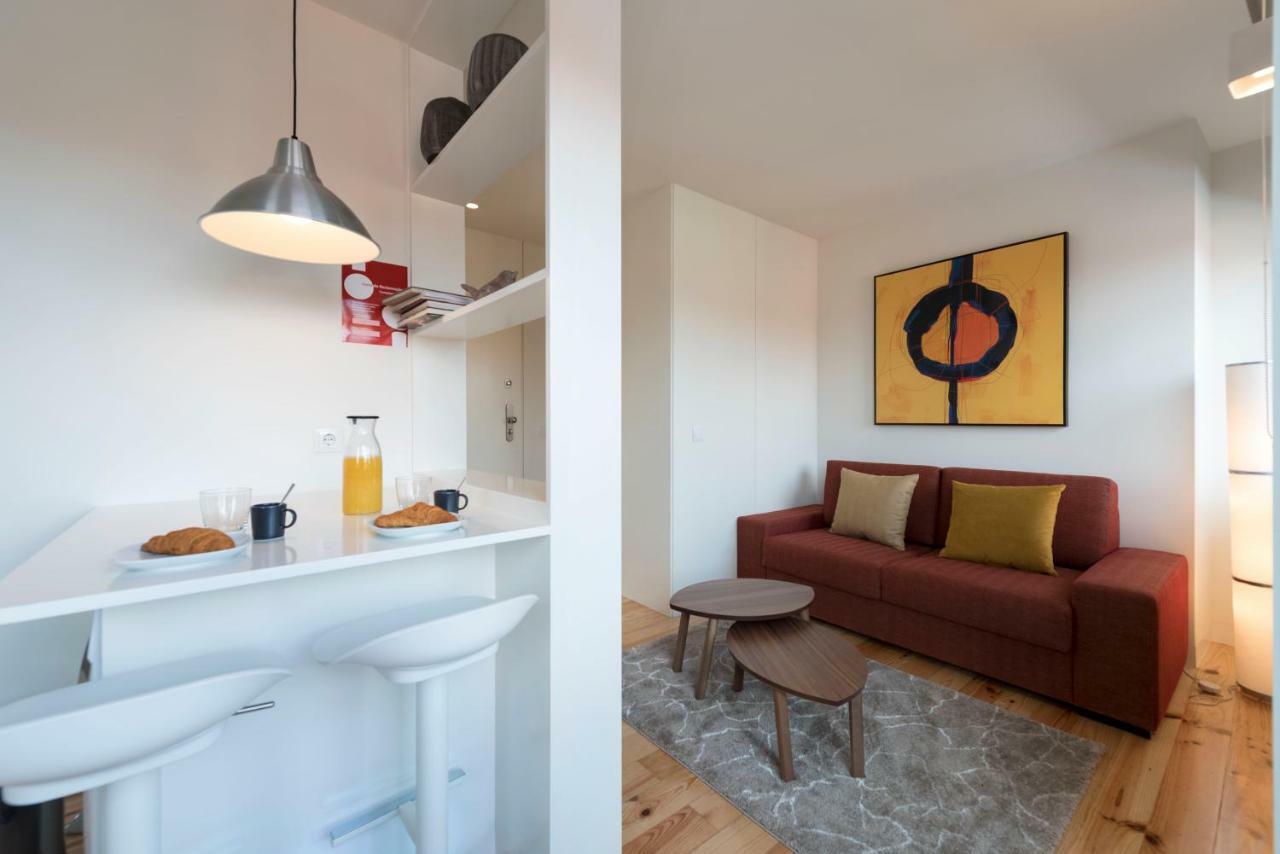 Lovelystay - Gorgeous Modern Flat W/ Balcony Oporto