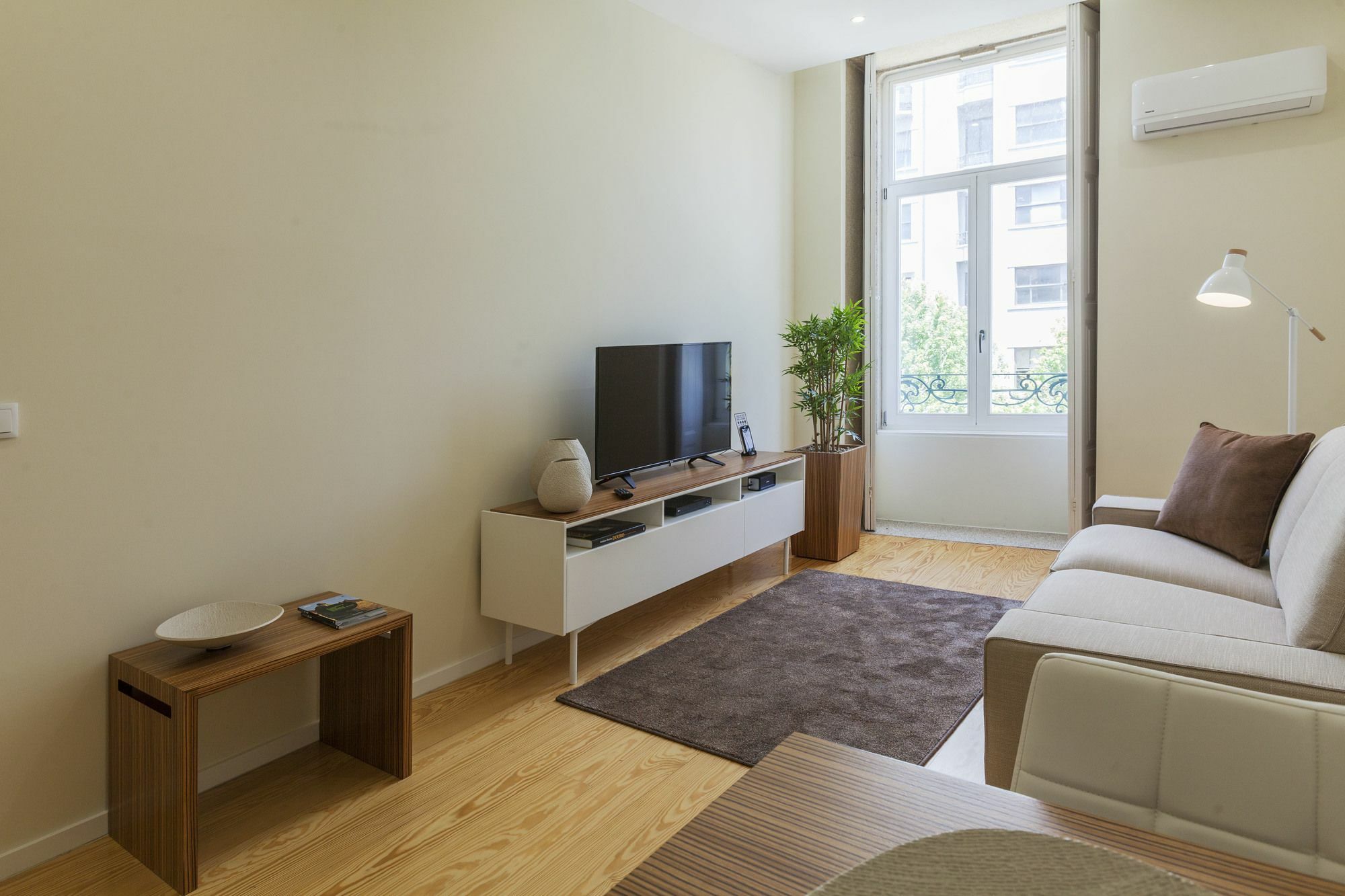 Apartamento Bo - Fernandes Tomas *