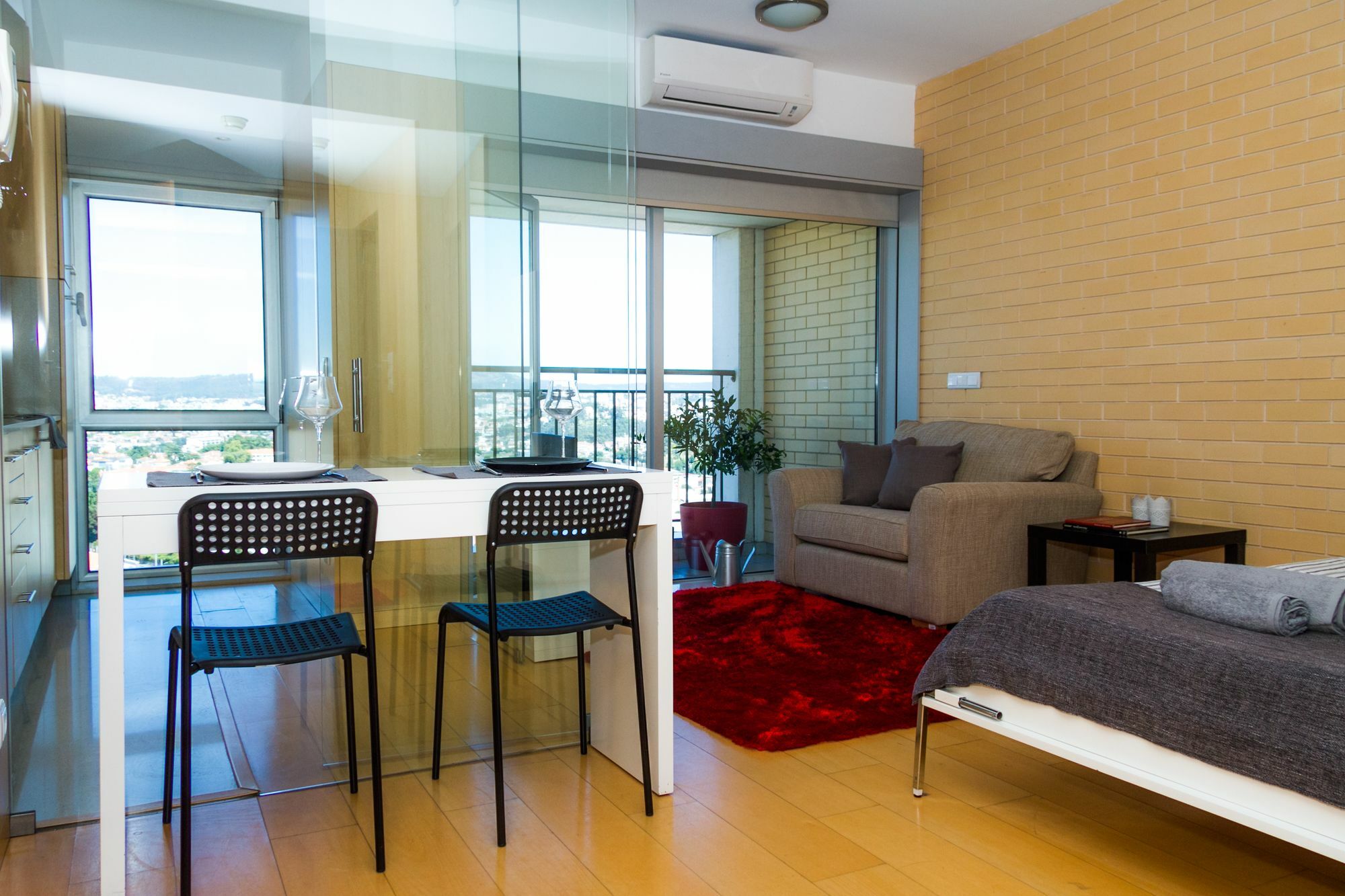 Liiiving In | Antas Corporate * Oporto
