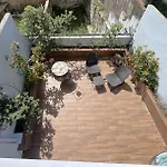 Almada Studios&Suites