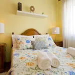 Rustic Bright Flat With Netflix - City Centre
