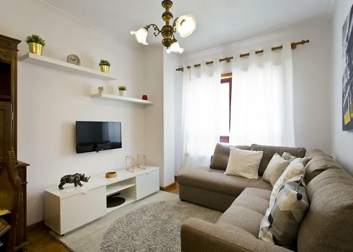 Rustic Bright Flat With Netflix - City Centre
