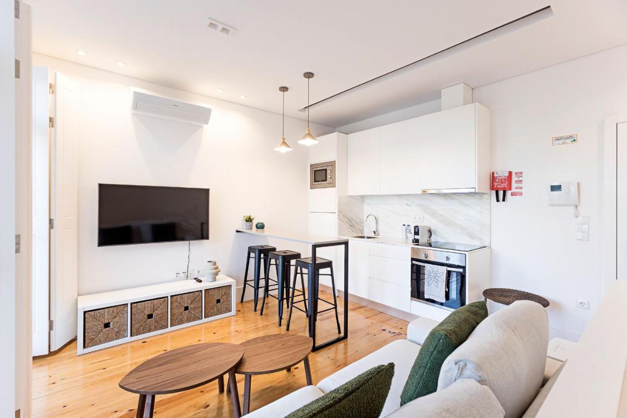 Wonderful Duplex W Private Patio & Ac By Lovelystay * Porto