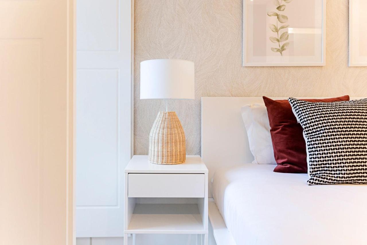 Wonderful Duplex W Private Patio & Ac By Lovelystay Porto