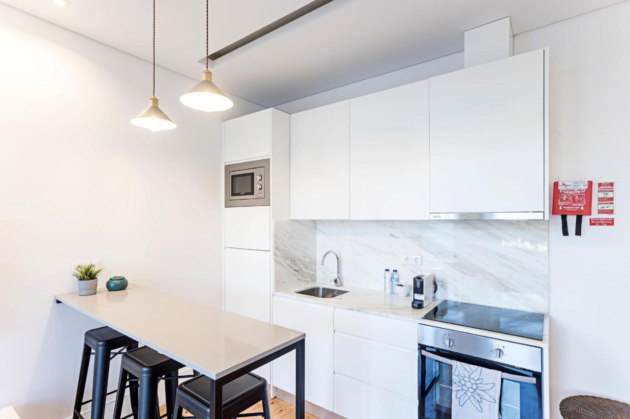 Apartamento Wonderful Duplex W Private Patio & Ac By Lovelystay Porto