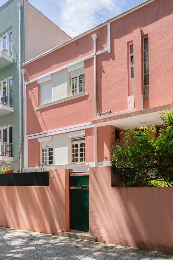 House Center - With Garage