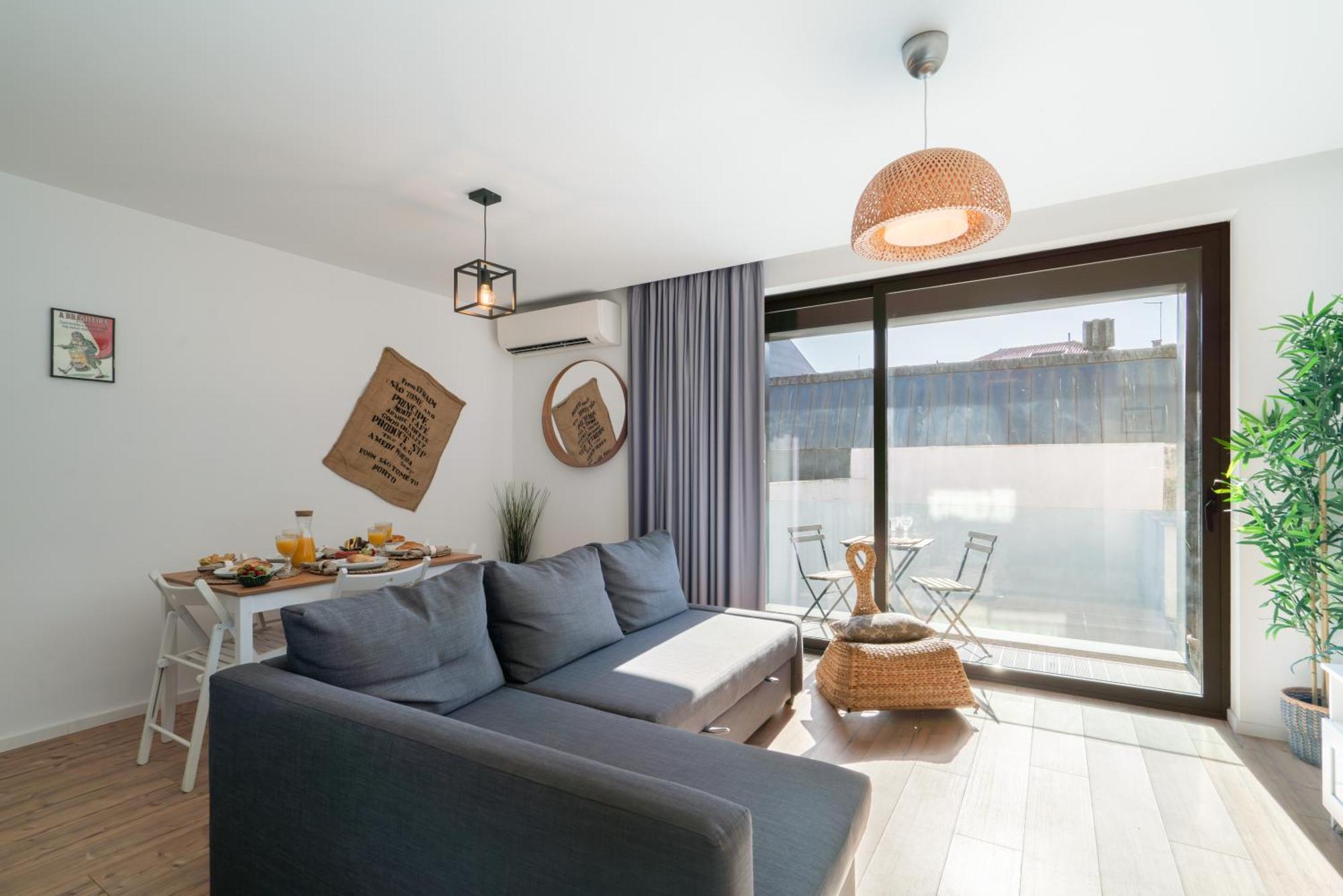 Host Wise - Charming Welcoming Flat - Centrally Located * Oporto