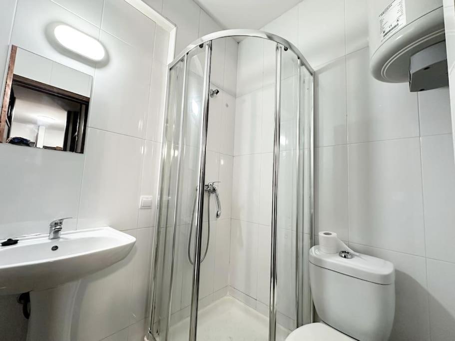 Apartment Amplo Com 4 Quartos Na Zona Universitaria