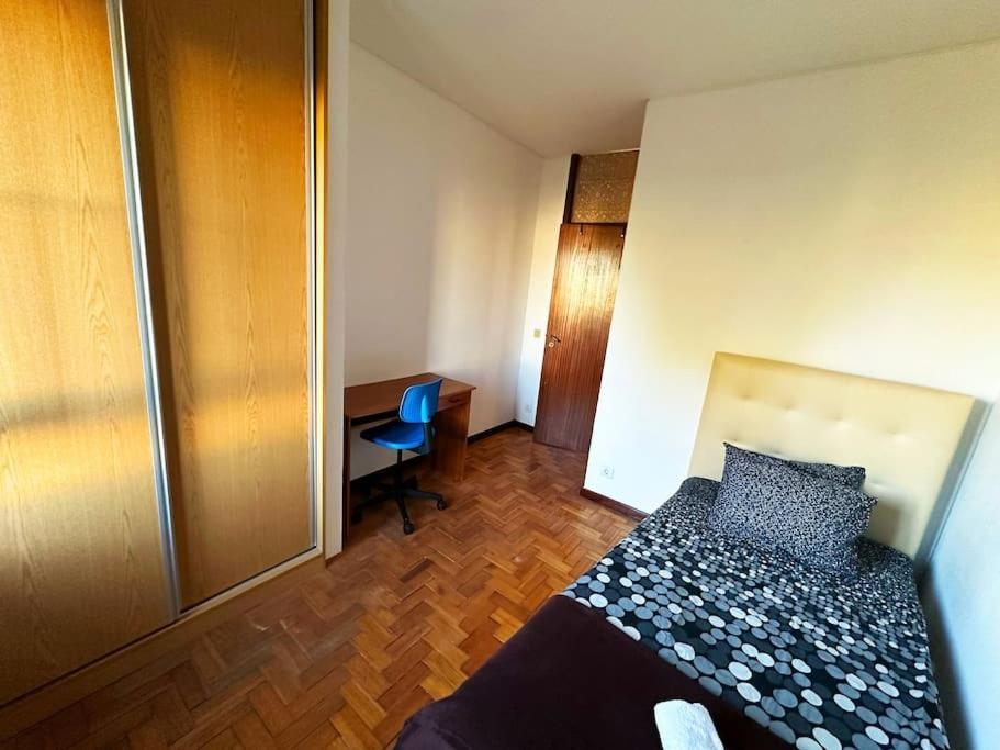 Apartment Amplo Com 4 Quartos Na Zona Universitaria