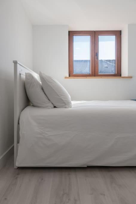 Apartamento Chic Loft With Garden, Sleeps 4 *