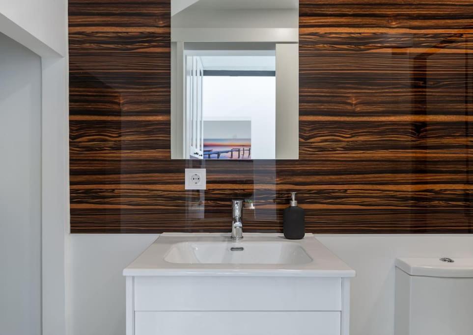 Chic Loft With Garden, Sleeps 4 Apartamento *