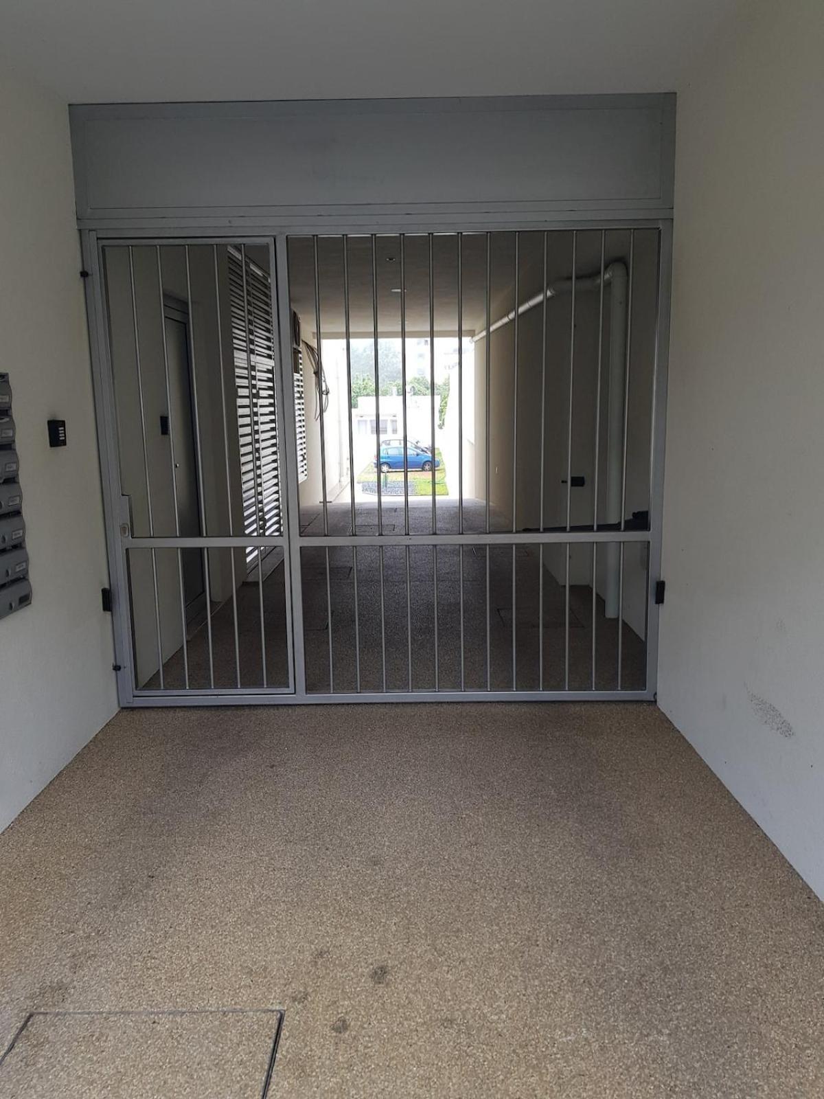 Apartamento Cosy 1-bedroom Flat With Free Parking On Premises