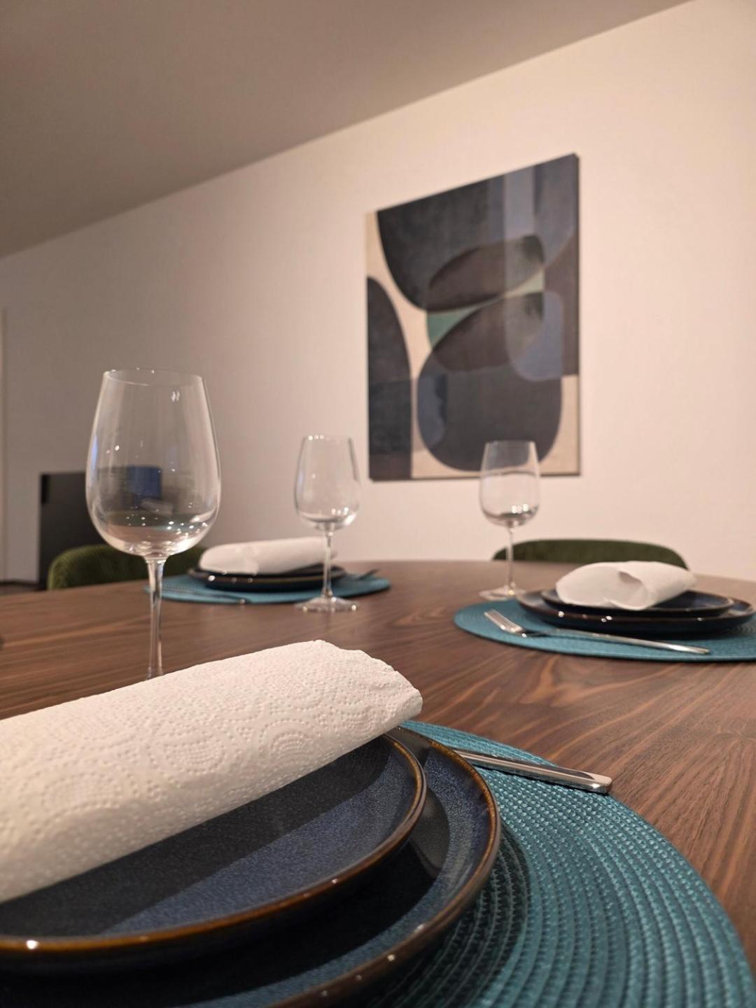 Apartamento Spacious And Modern 2-bed With Garage *