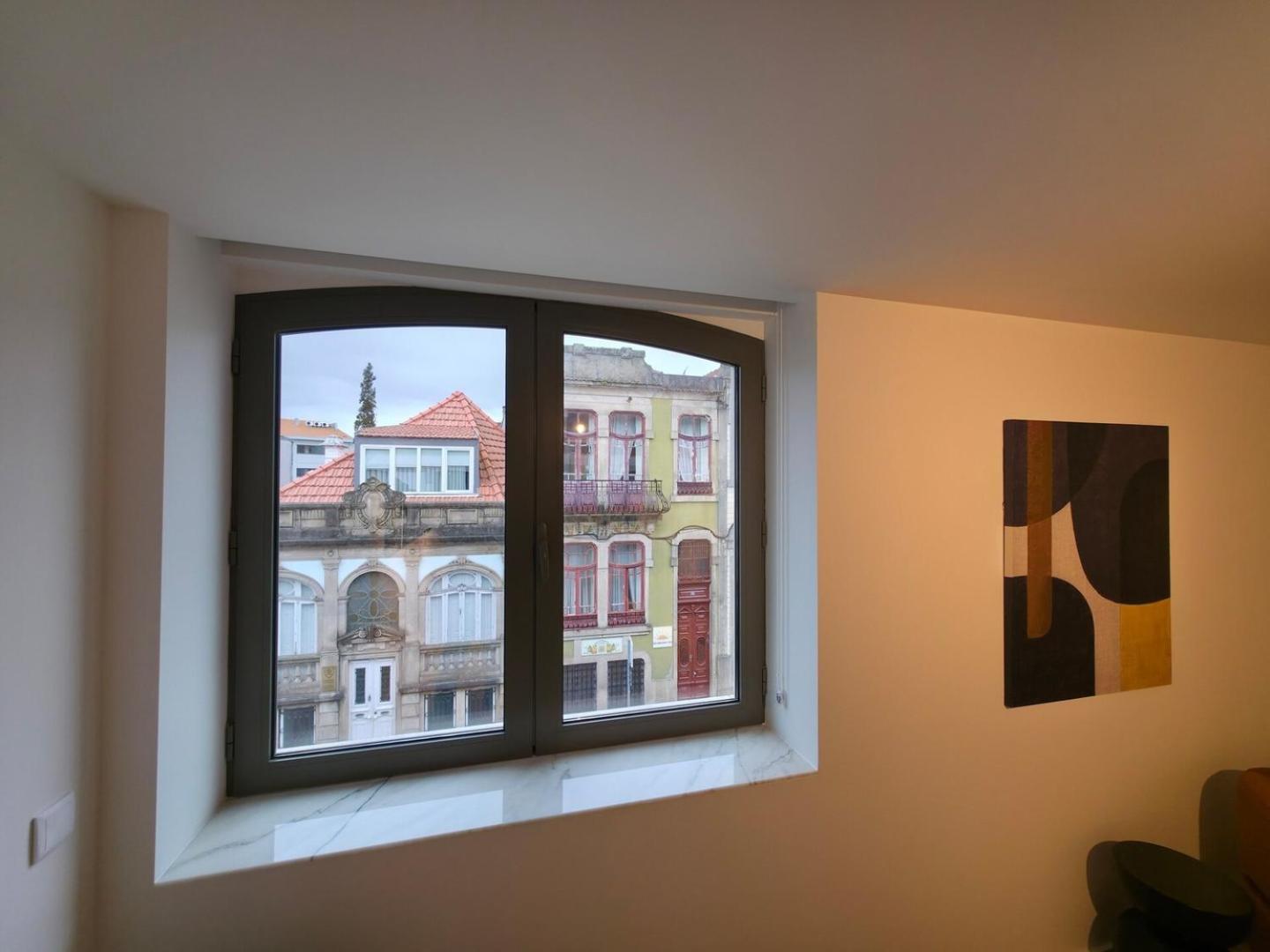 Apartamento Spacious And Modern 2-bed With Garage