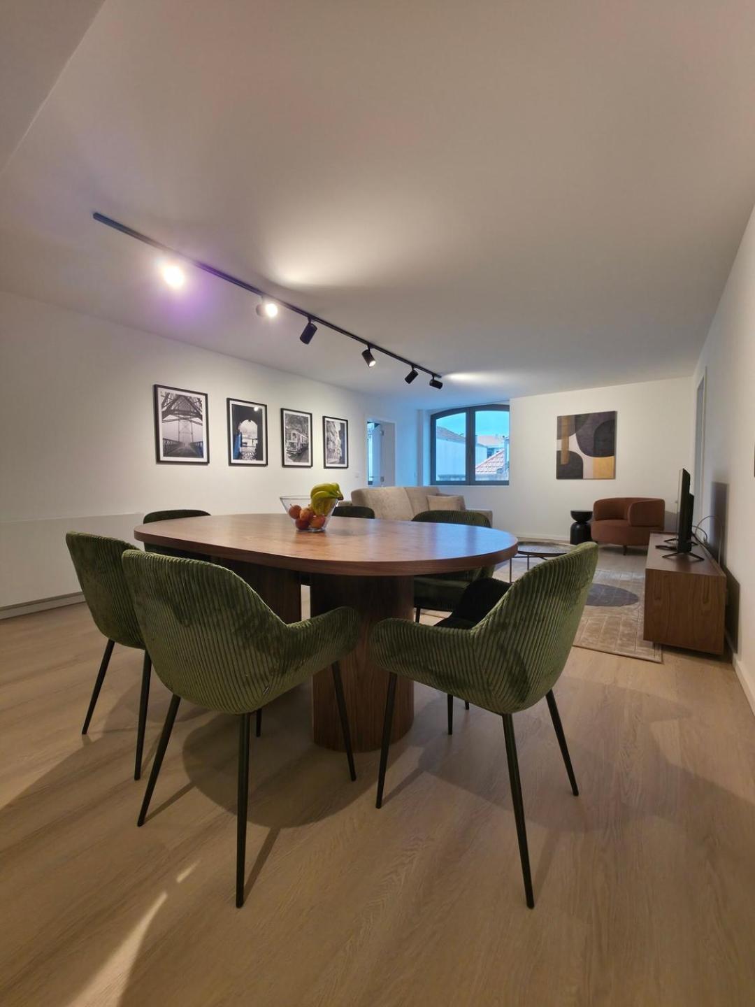 Spacious And Modern 2-bed With Garage Apartamento *