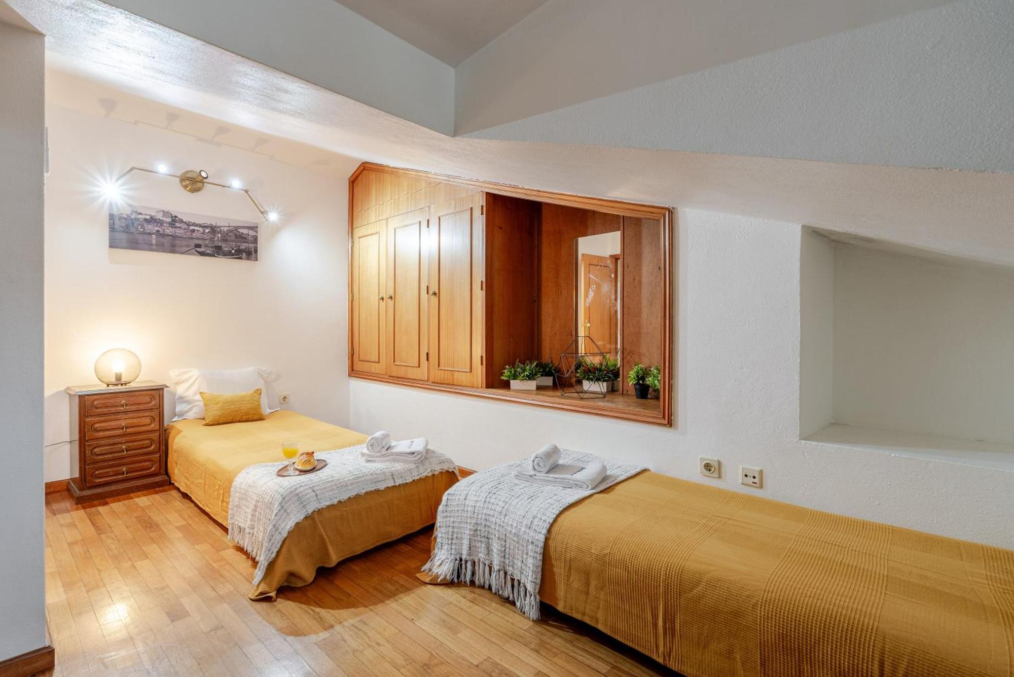Host Wise - Rustic Bright Flat - Centre