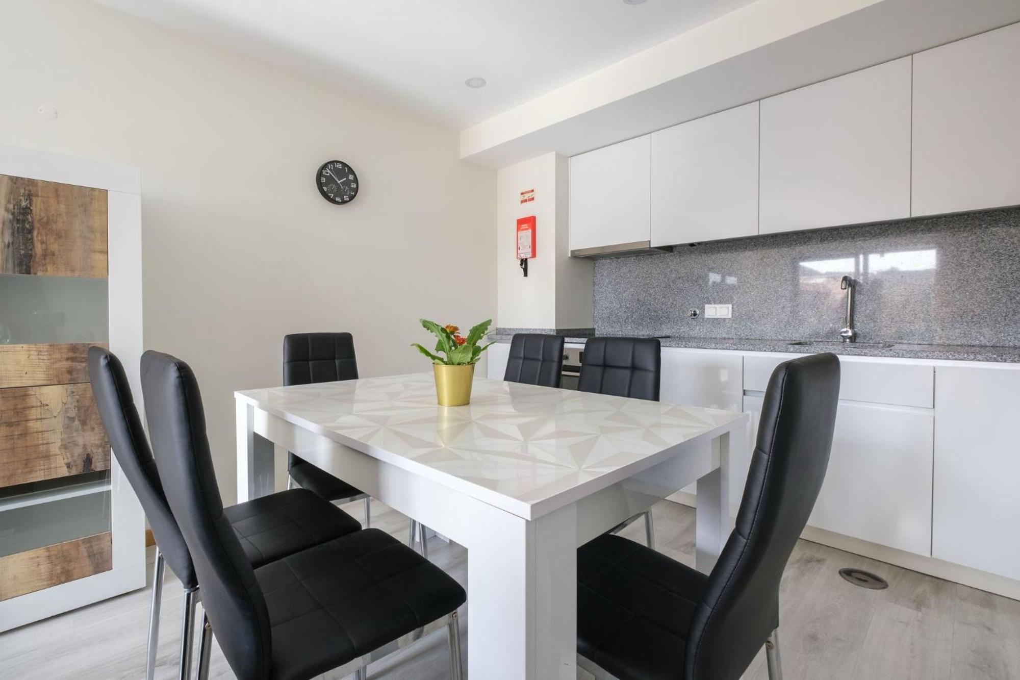 Wonderfull Campanha Train Station With Parking Apartamento *