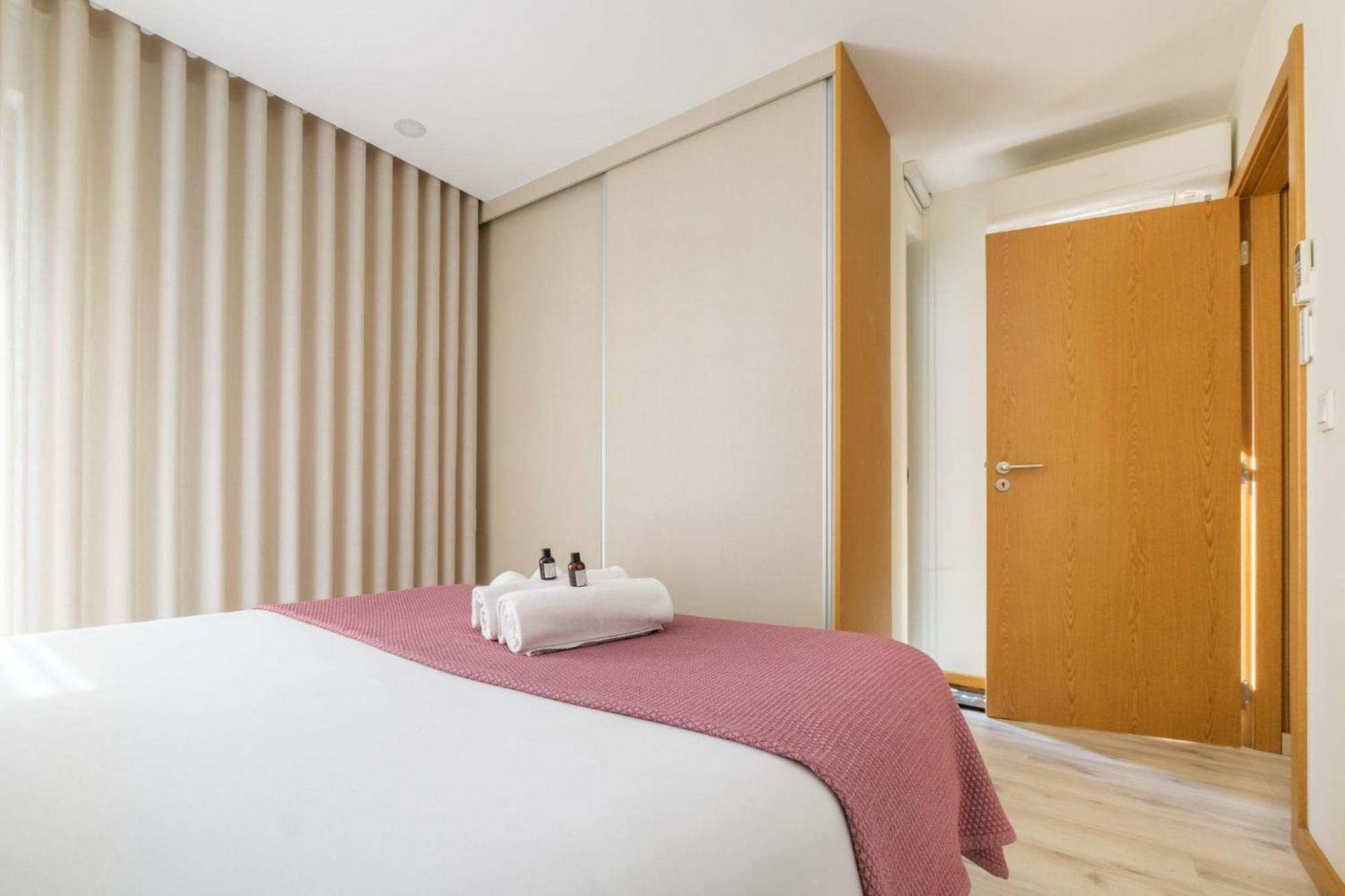 Wonderfull Campanha Train Station With Parking Apartamento Porto