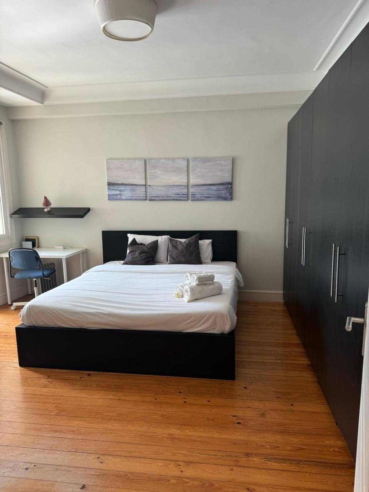 The Cale - Porto, Firmeza 1 * Oporto