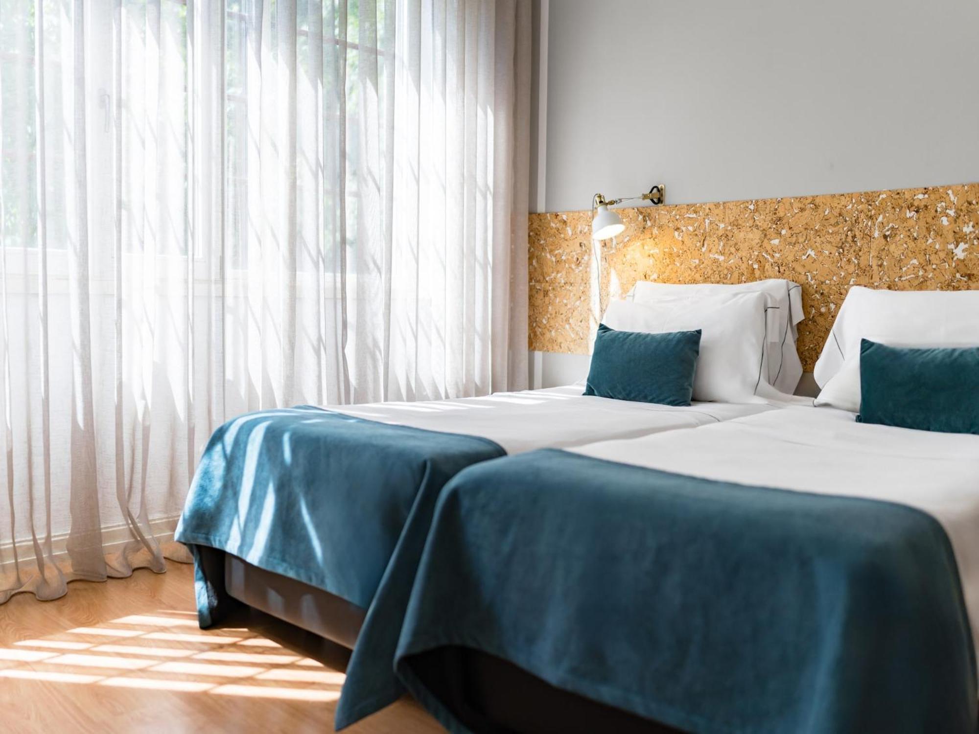 Modern For 13 Guests * Porto