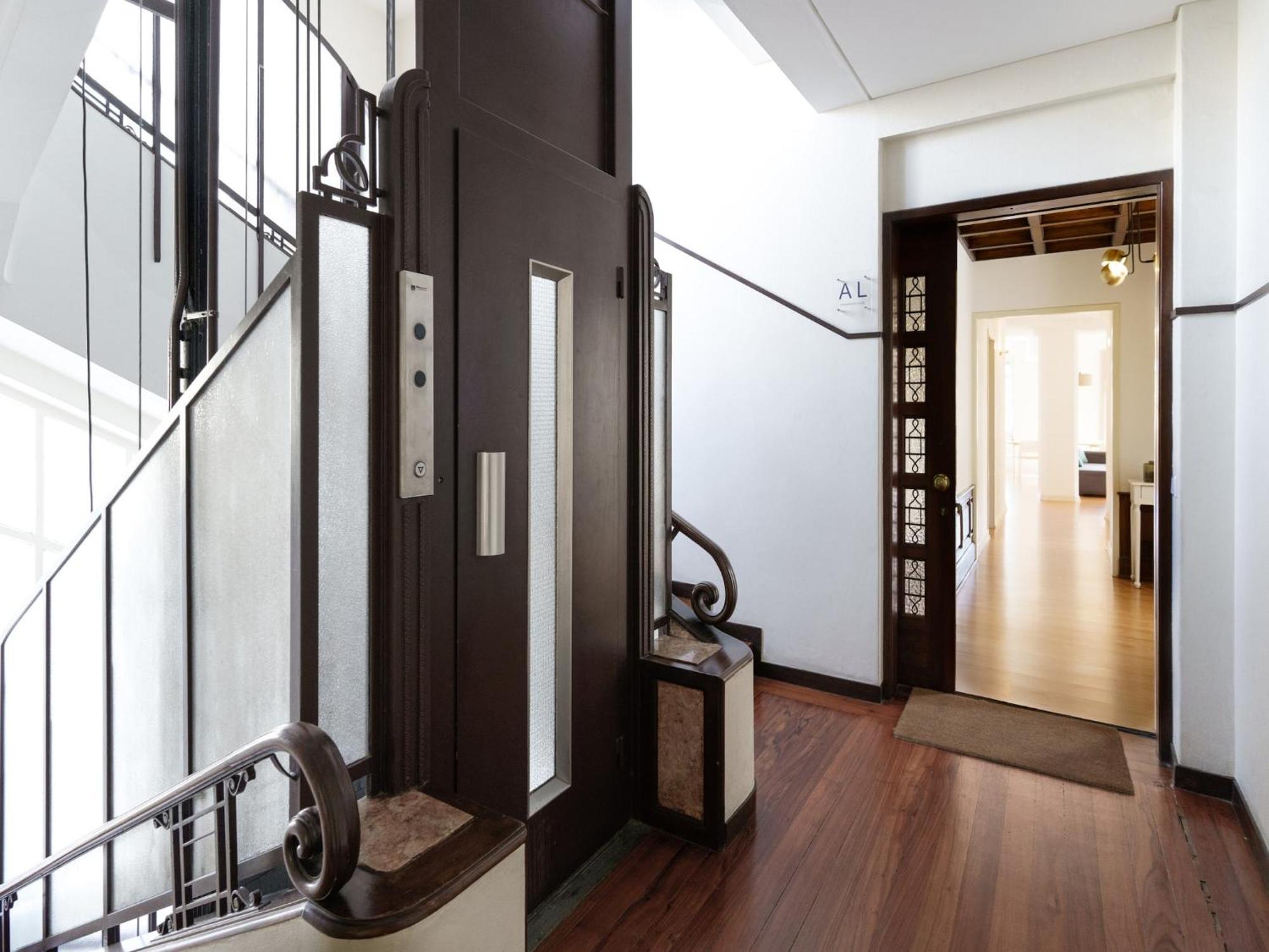 Modern For 13 Guests Apartment