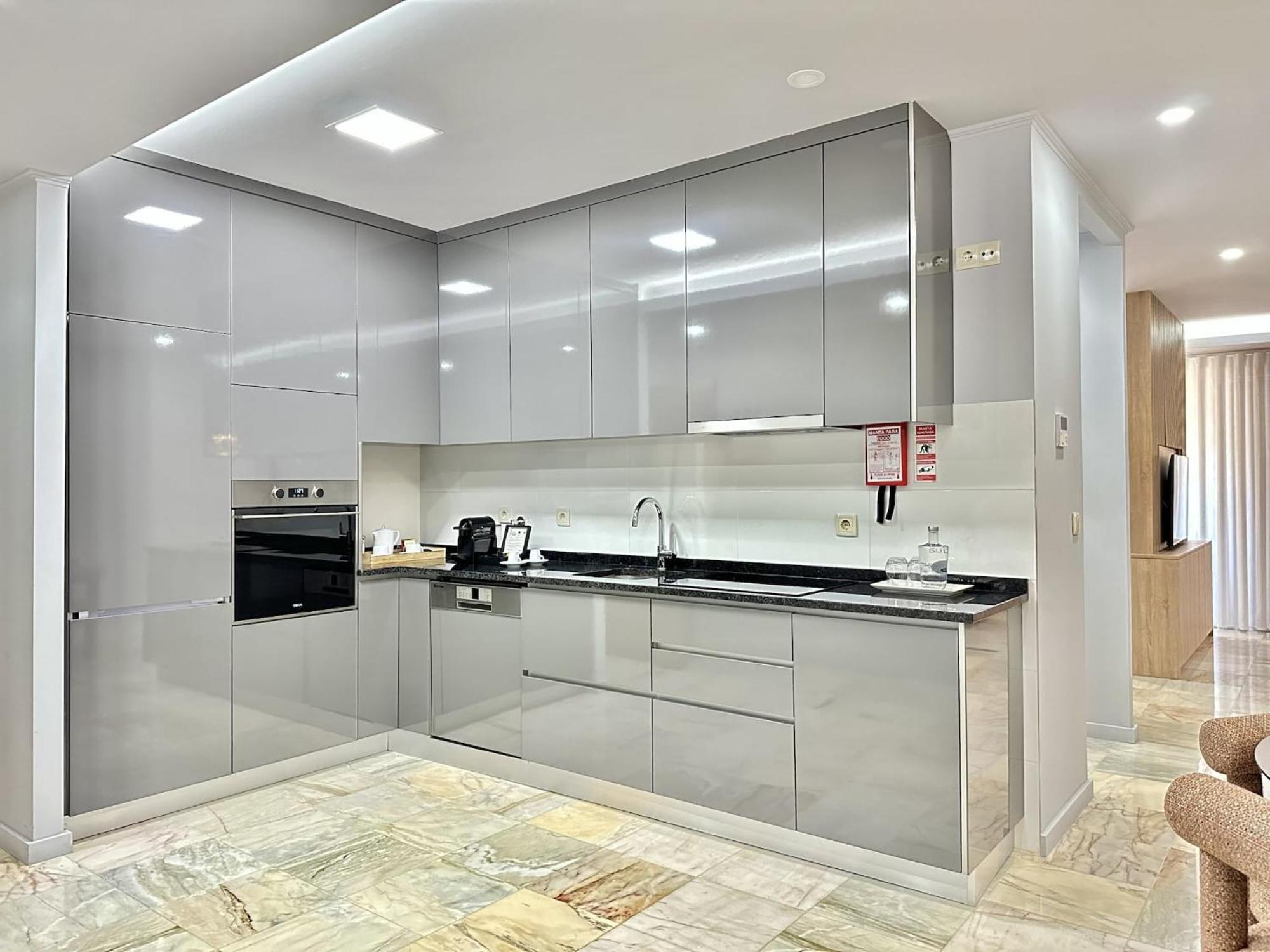Bright And Spacious In Apartment Porto