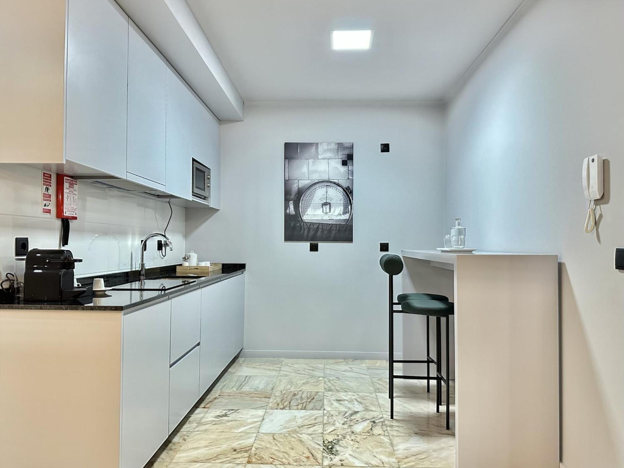 Bright And Spacious In Apartment Porto
