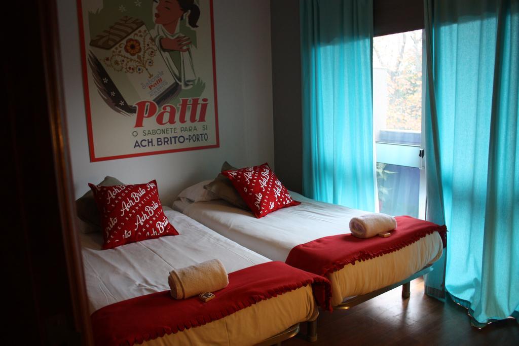Oporto Excentric Surf / Design Hostel Hostal