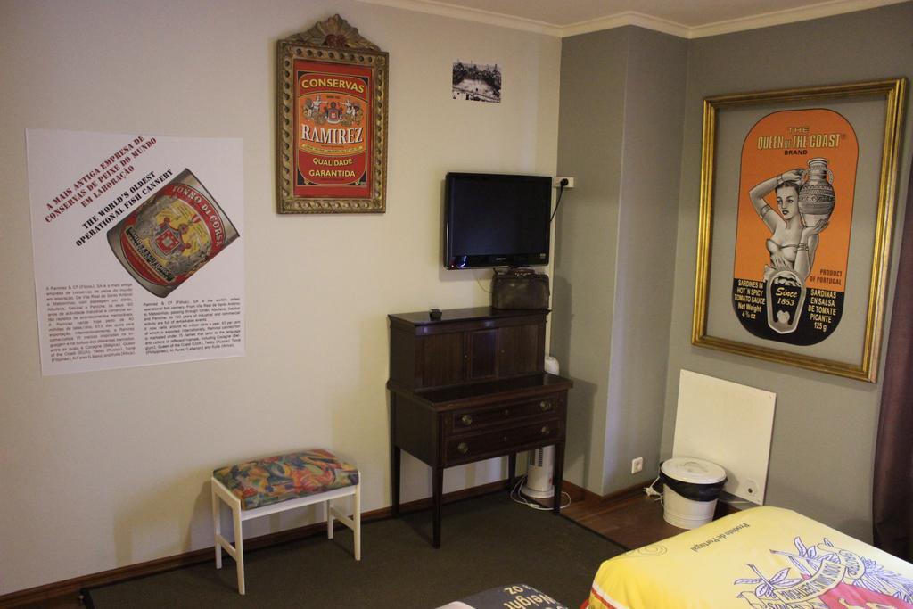 Hostal Oporto Excentric Surf / Design Hostel