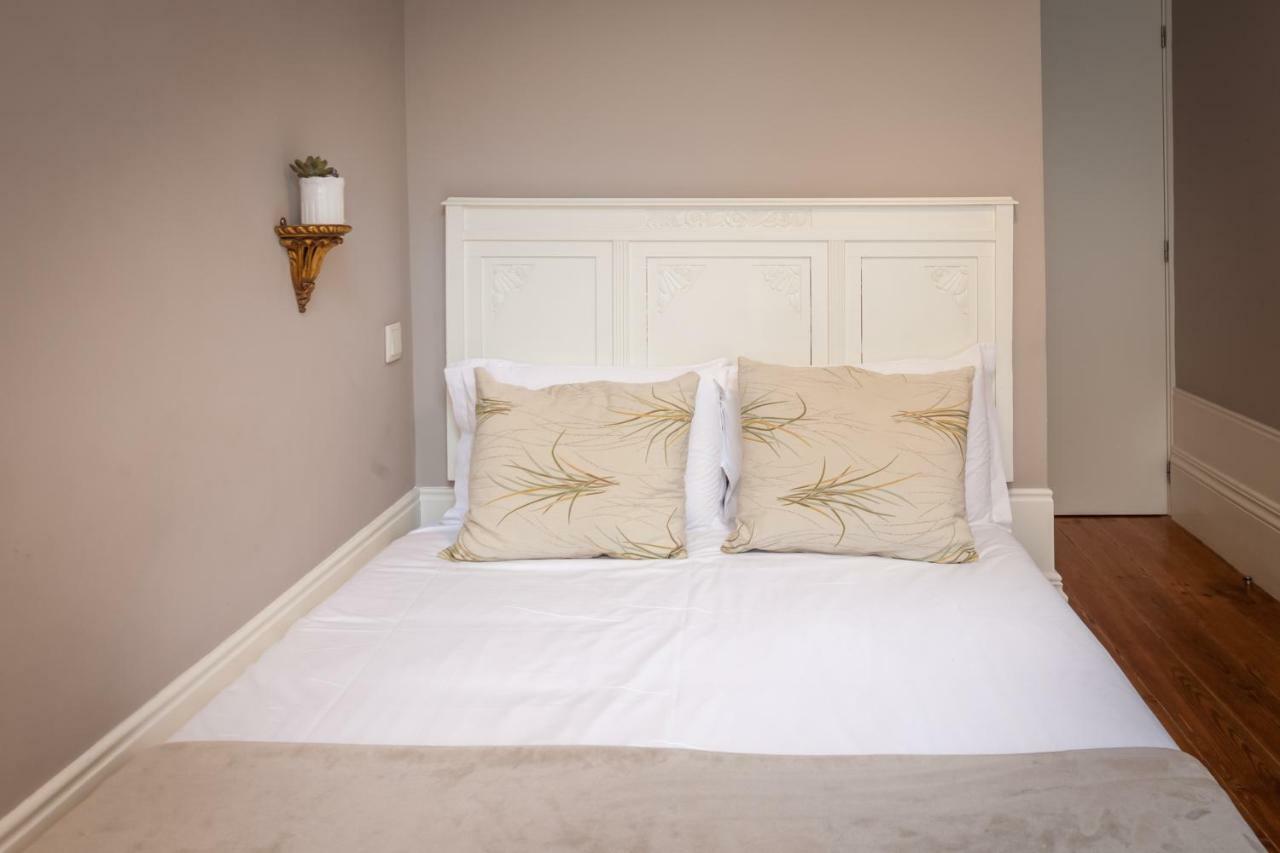 Hostal Being