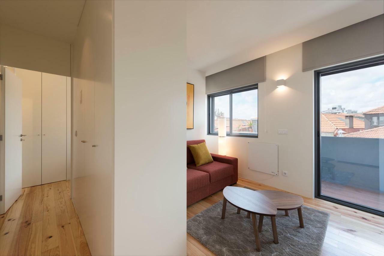 Apartamento Lovelystay - Gorgeous Modern Flat W/ Balcony Oporto
