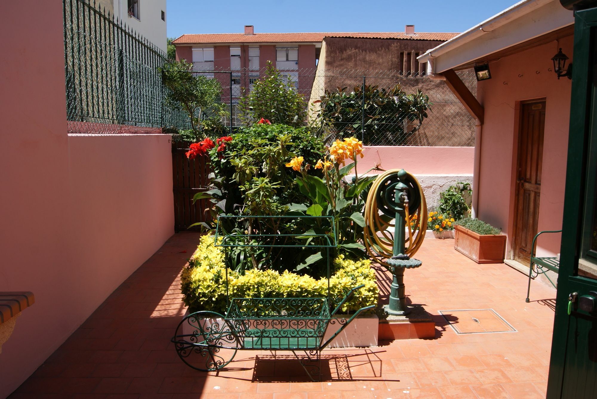 House Center - With Garage Casa de Férias