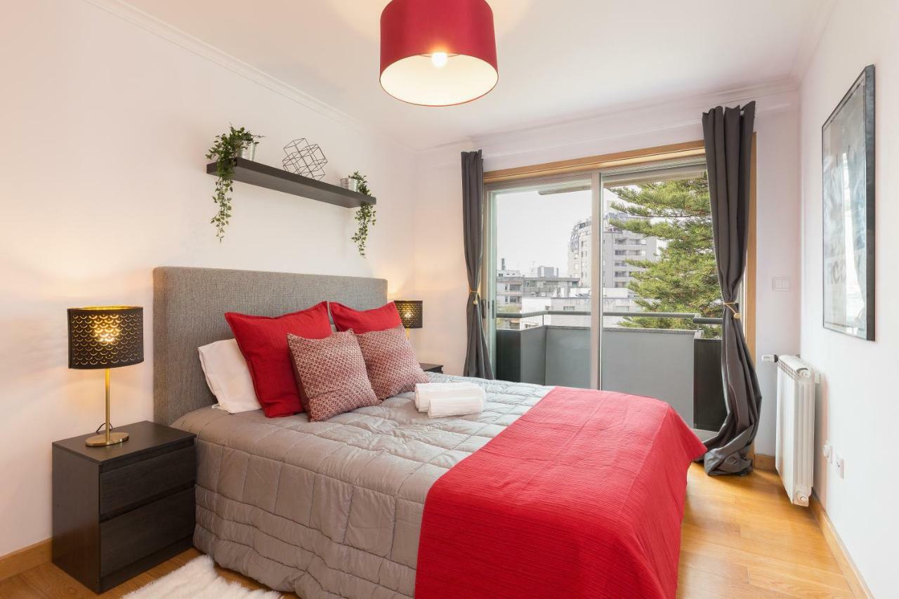Deluxe Modern Flat With Balcony By Host Wise Apartment Porto